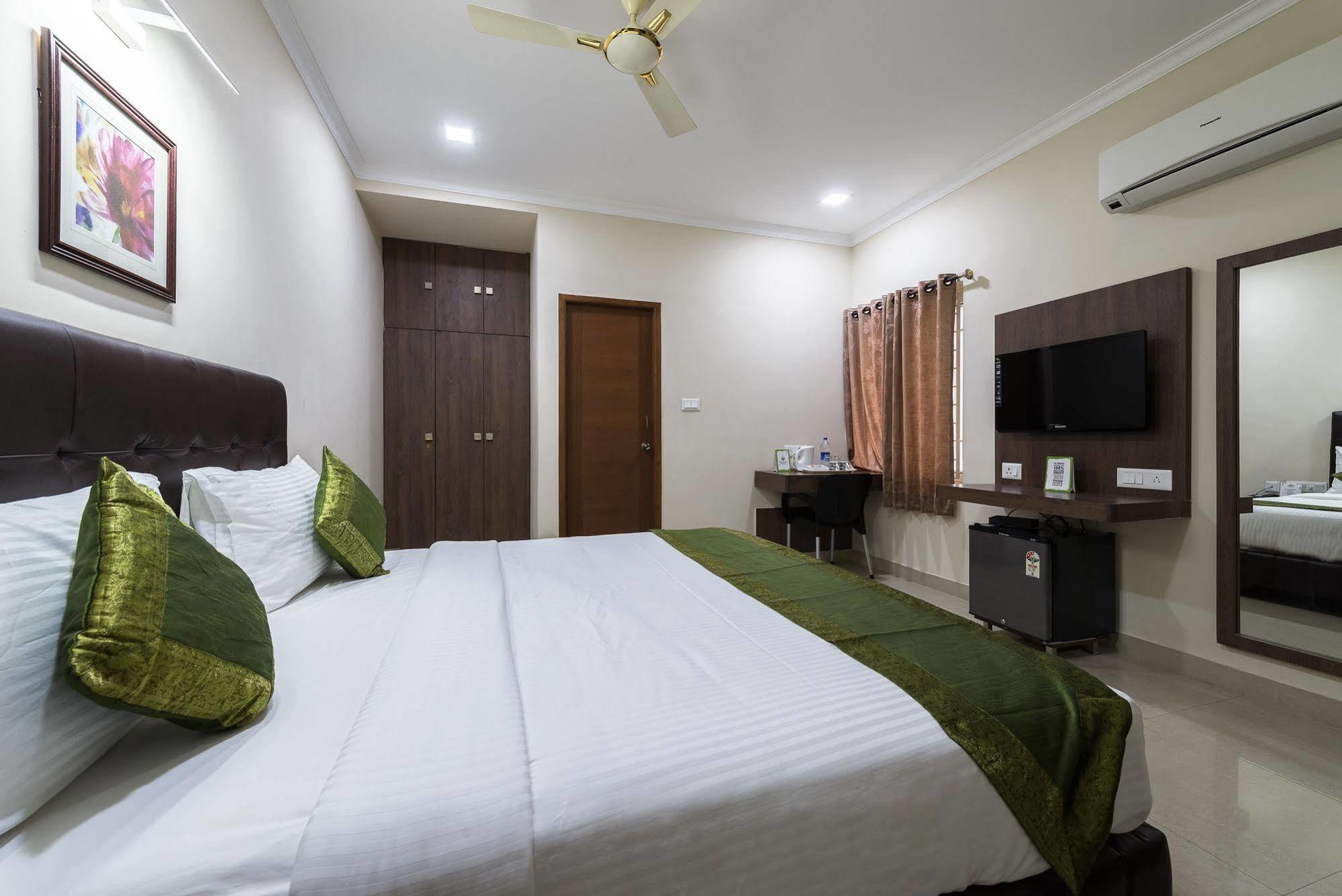 Hotel Mount Kailash Suites Madrás Exterior foto